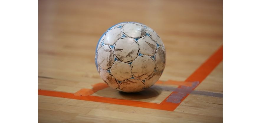 soccer ball size 4 - futsal