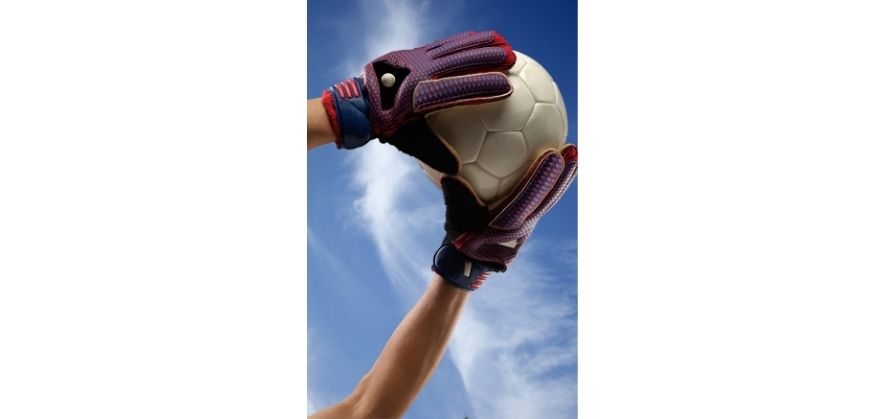how to catch a soccer ball - contour technique