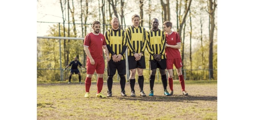 why soccer refs use shaving cream - prevents defensive player encroachment