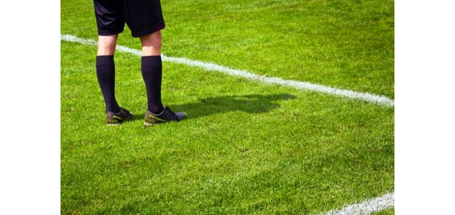 why soccer referees wear high socks - keeping legs warm