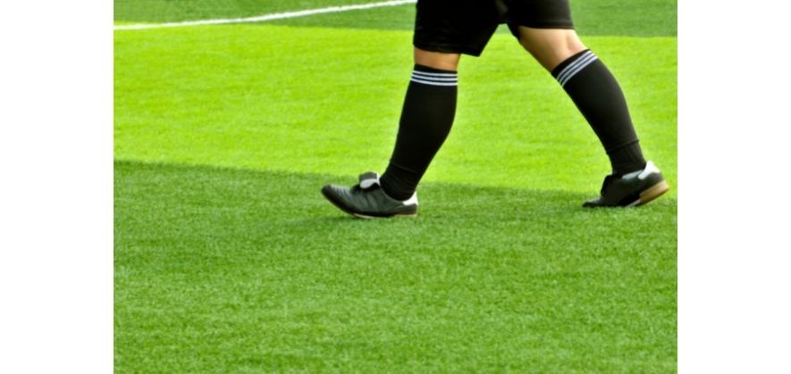 why soccer referees wear high socks - presentation and uniformity