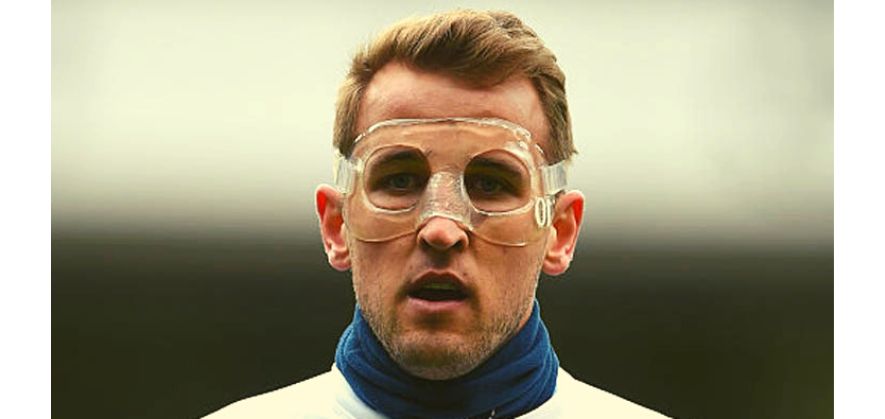 soccer player wearing mask - harry kane